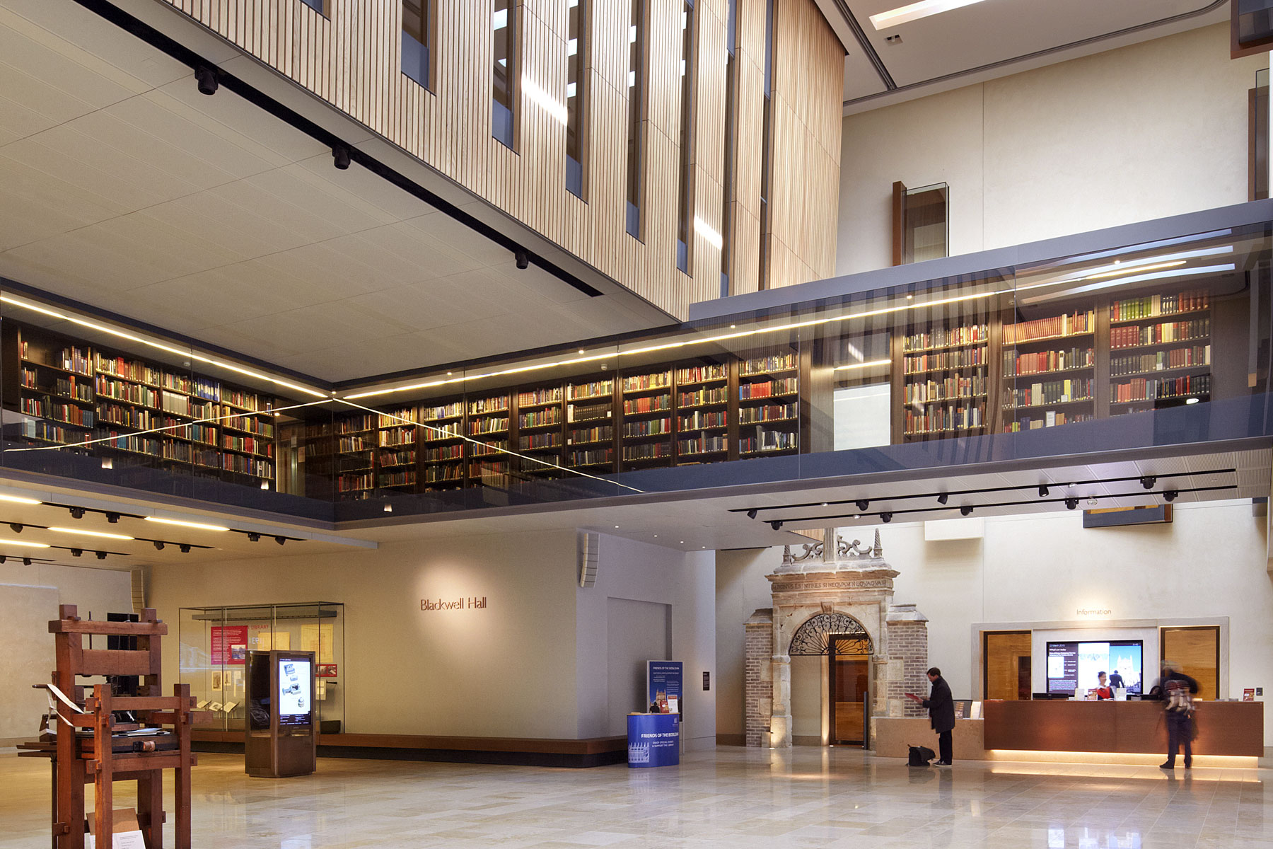Bibliotheksregal