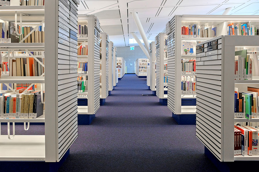 Stationäre Regale Freihandbereich Nationalbibliothek Luxemburg